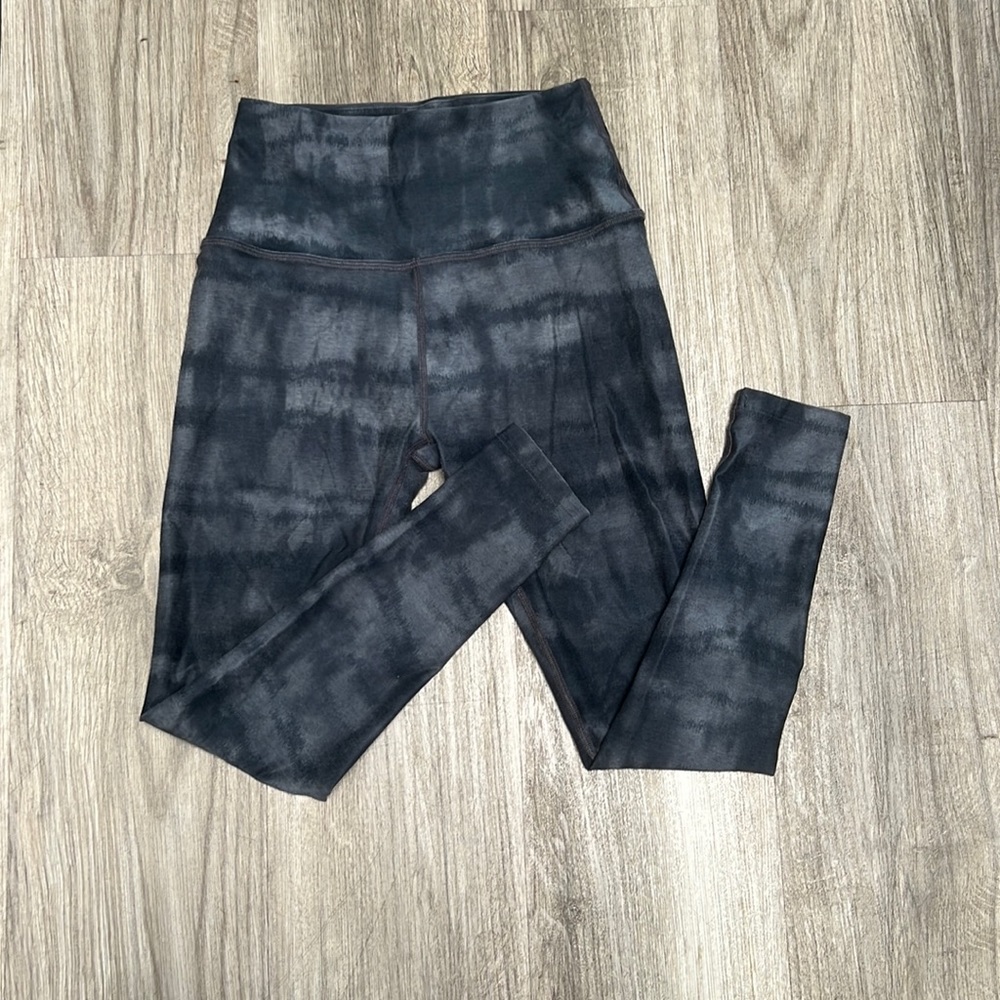 Beyond Yoga Caught in the MIDI High Waisted Legging